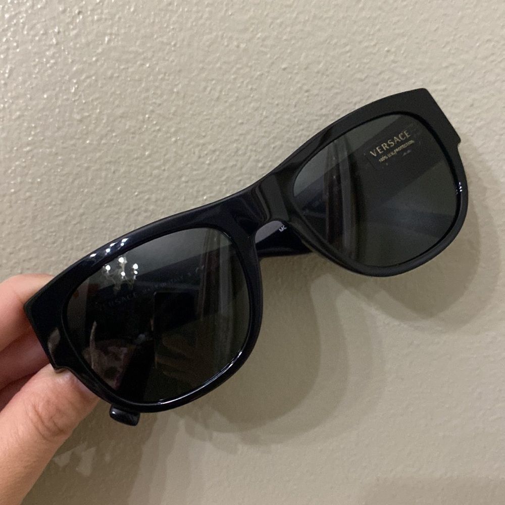 Versace 55MM sunglasses - Picture 3 of 13